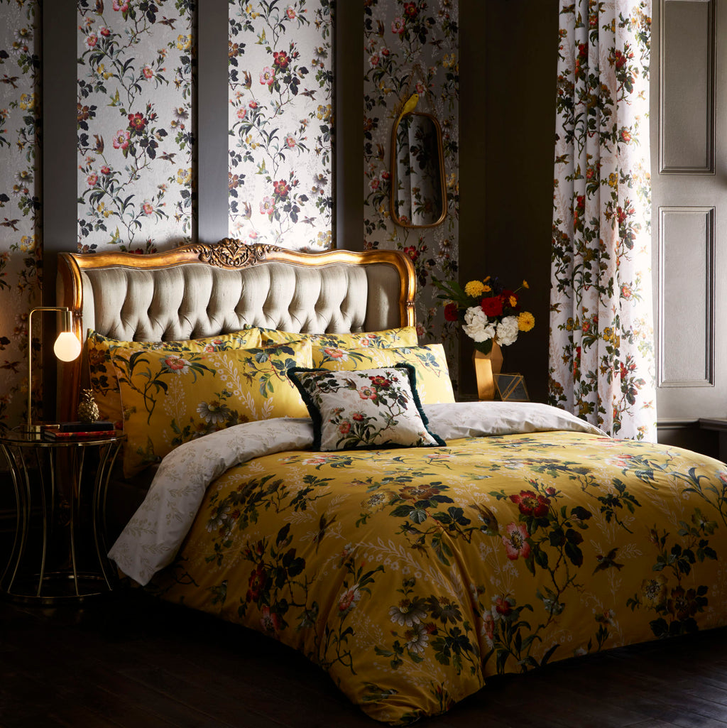 Lush Floral Bedding from Oasis