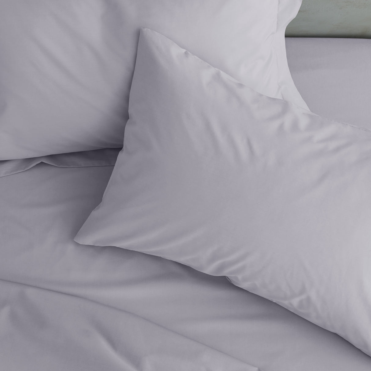 Catherine Lansfield Easy Iron 50% Polyester/50% Combed Cotton 180 Thread Count Percale Lilac Sheets