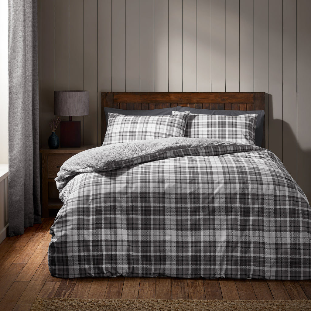 Catherine Lansfield Cosy Sherpa Check Duvet Set