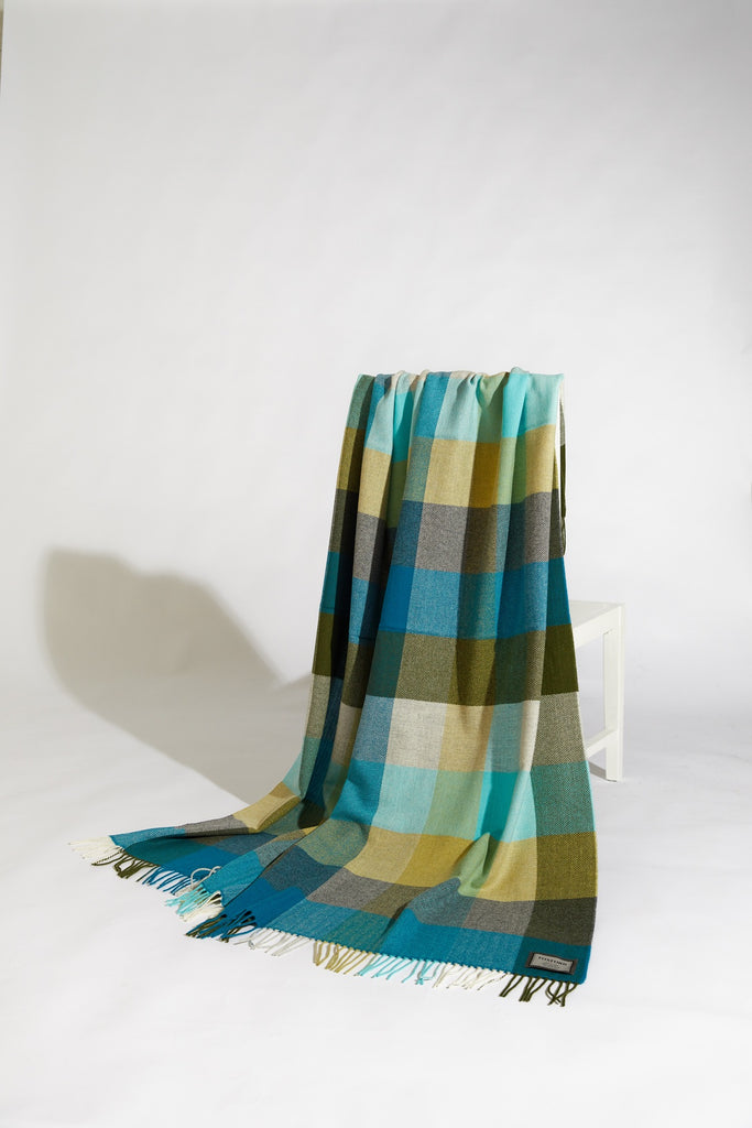 Foxford 4308/A1 Lambswool Neale 140cm x 180cm Throw