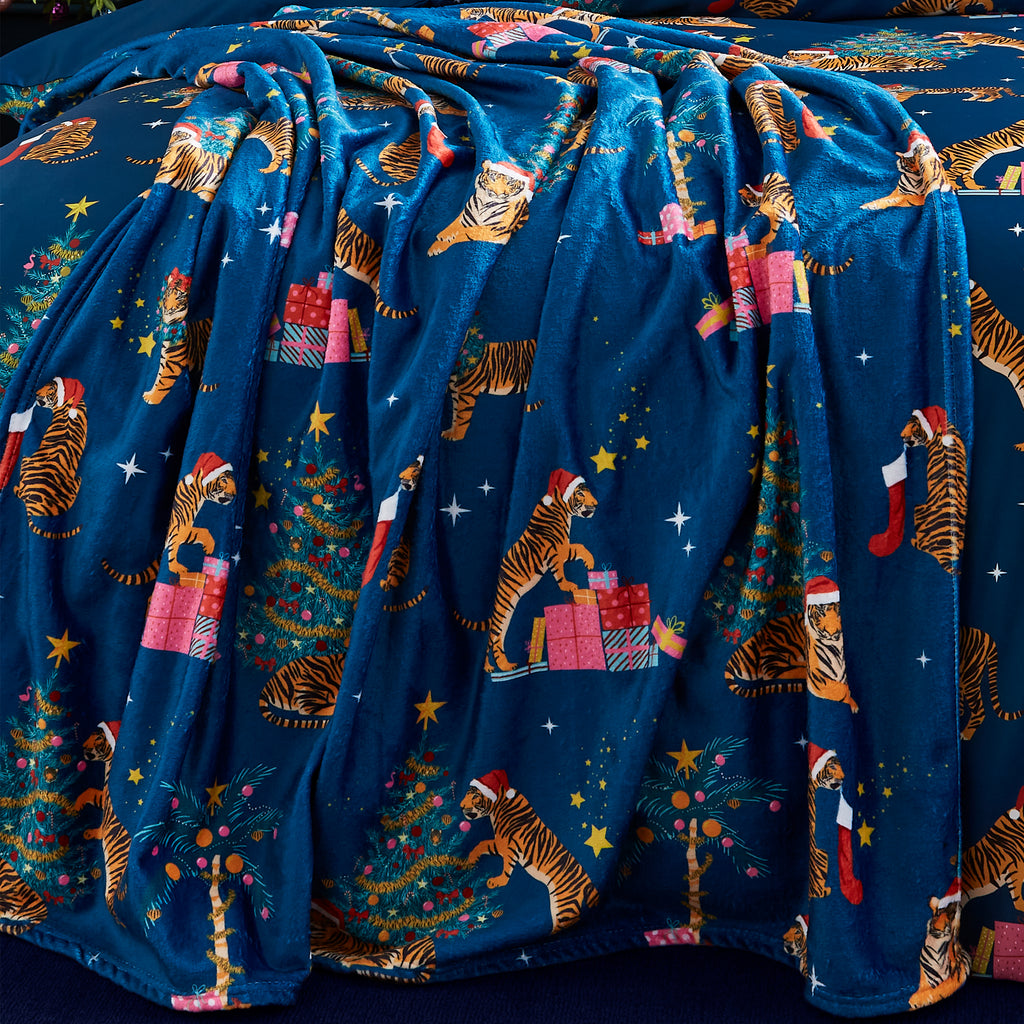 Catherine Lansfield Christmas Tiger Navy 130cm x 170cm Throw
