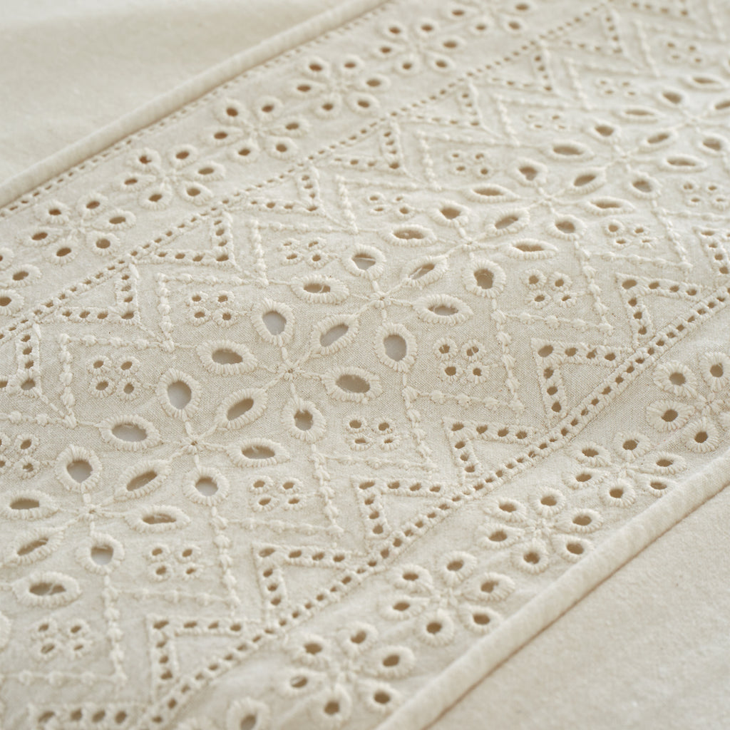 Catherine Lansfield Broderie Anglaise Duvet Set