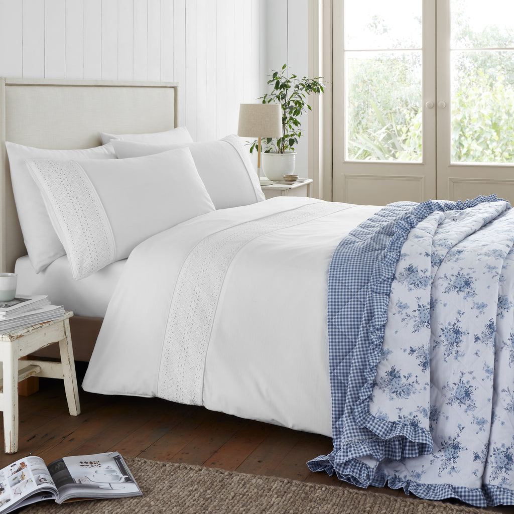 Catherine Lansfield Broderie Anglaise Duvet Set