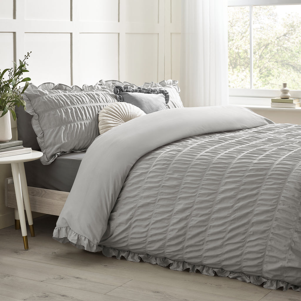 Catherine Lansfield Seersucker Frill Duvet Set