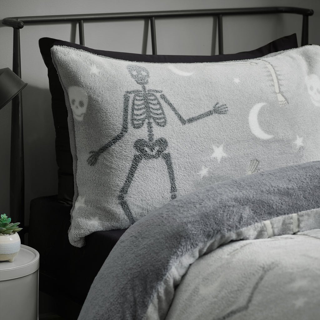 Catherine Lansfield Halloween Glow in the Dark Skeleton Fleece Duvet Set