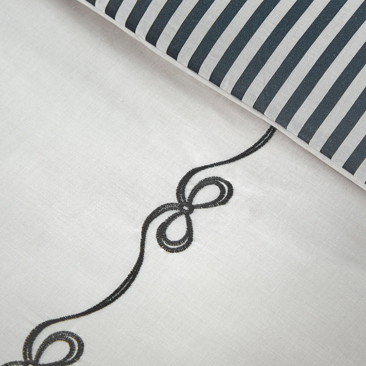 Catherine Lansfield Bow Embroidery Duvet Set