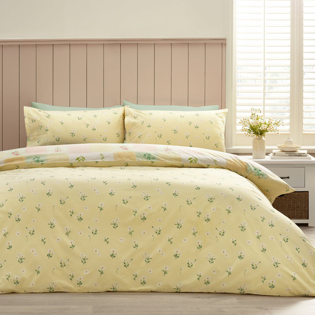 Catherine Lansfield Daisy Patchwork Yellow Duvet Set