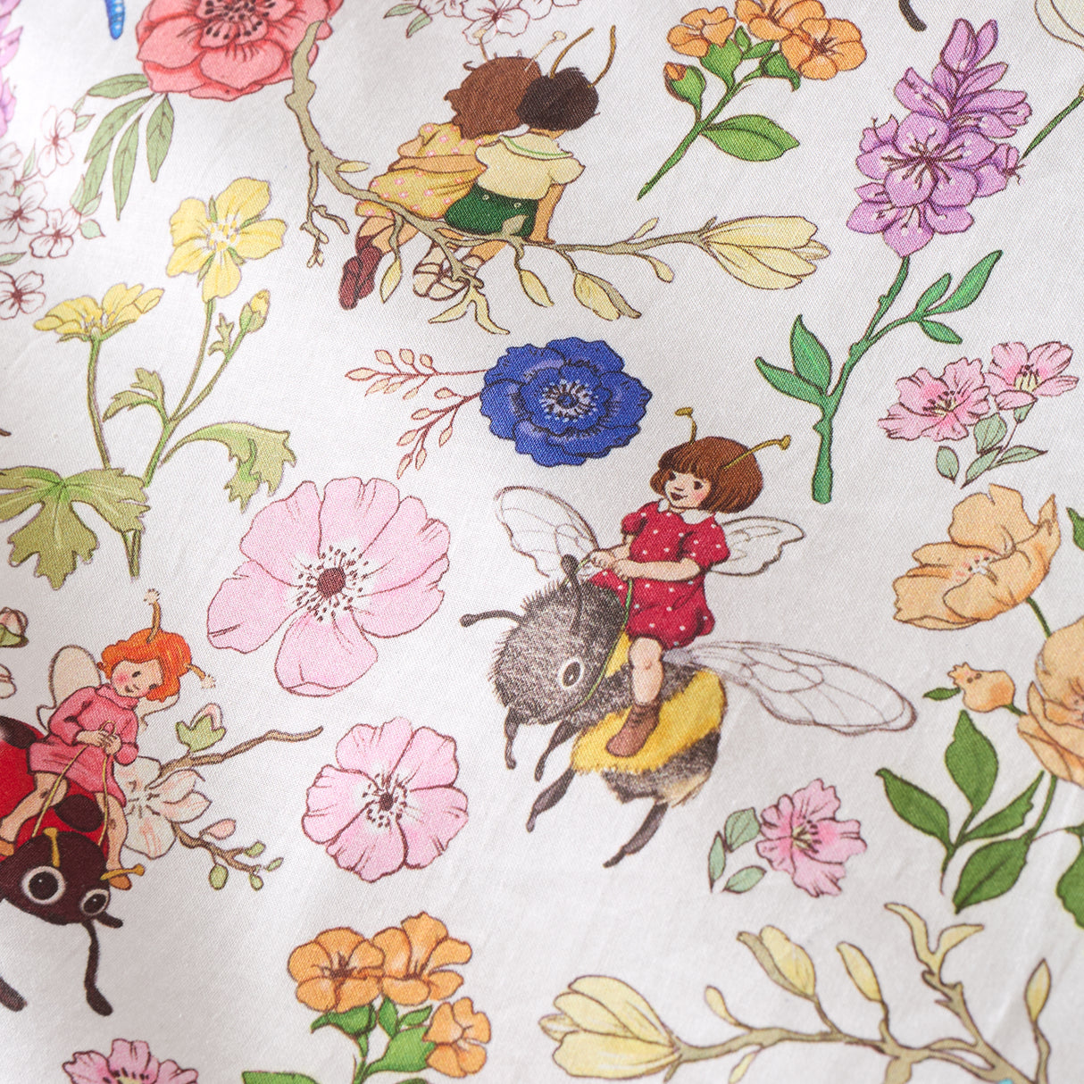 Belle & Boo Garden Friends White Duvet Set