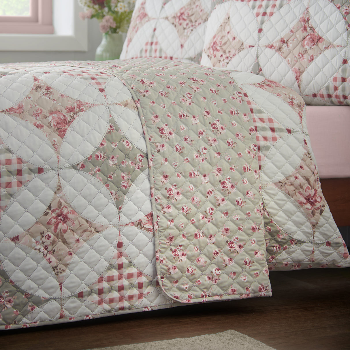 Catherine Lansfield Pinsonic Patchwork Green Duvet Set