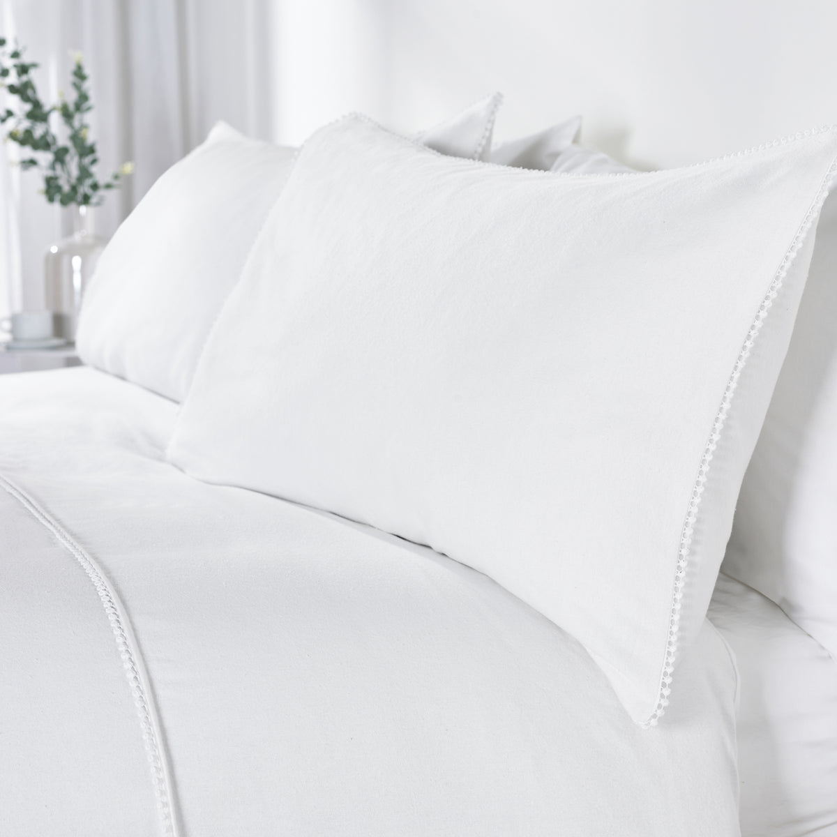 Catherine Lansfield Pom Pom White 100% Brushed Cotton Duvet Set