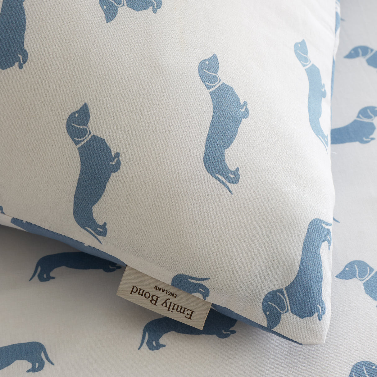 Emily Bond Peggy Dachshund Cream/Blue Duvet Set