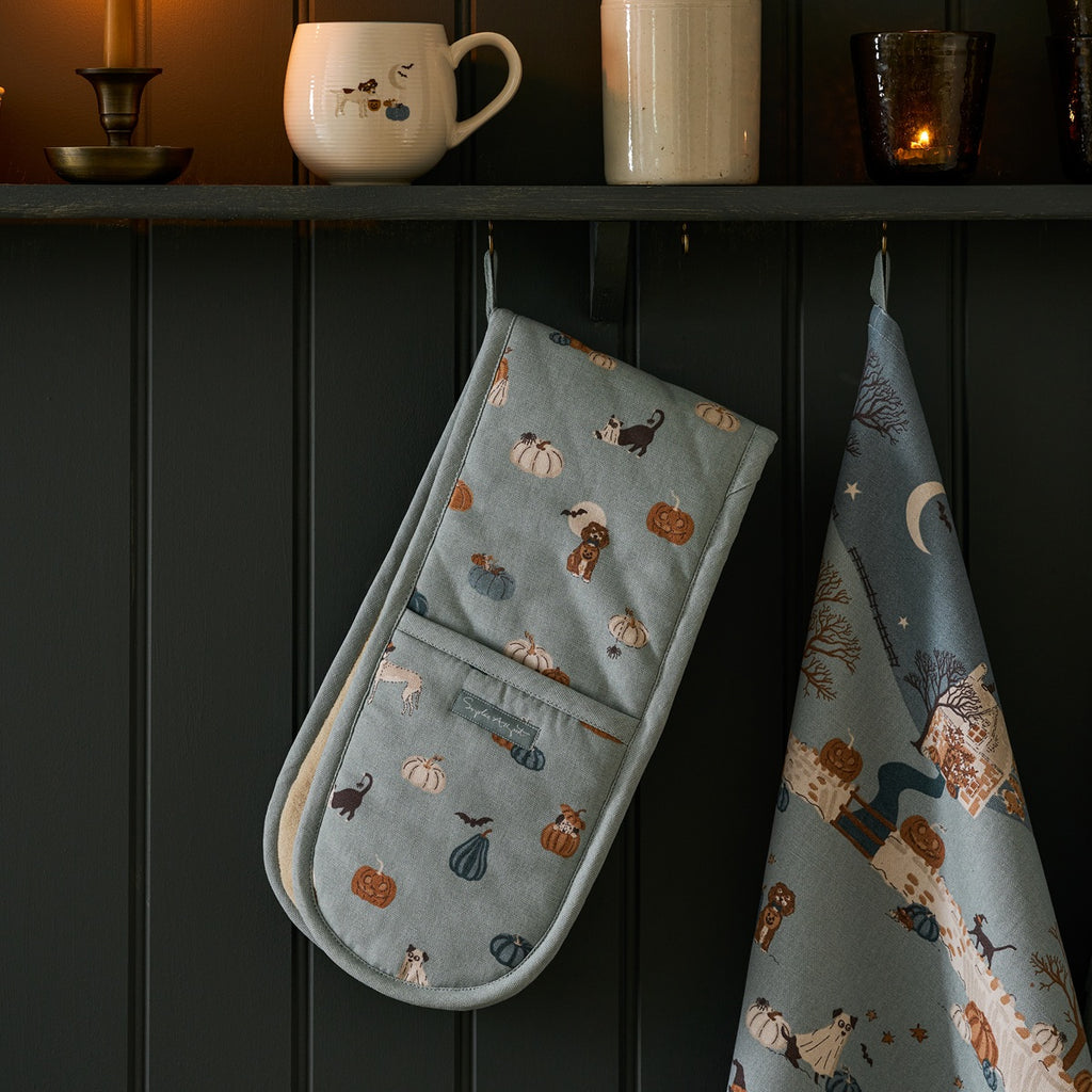 ALL144100 Sophie Allport Paws & Pumpkins Double Oven Glove