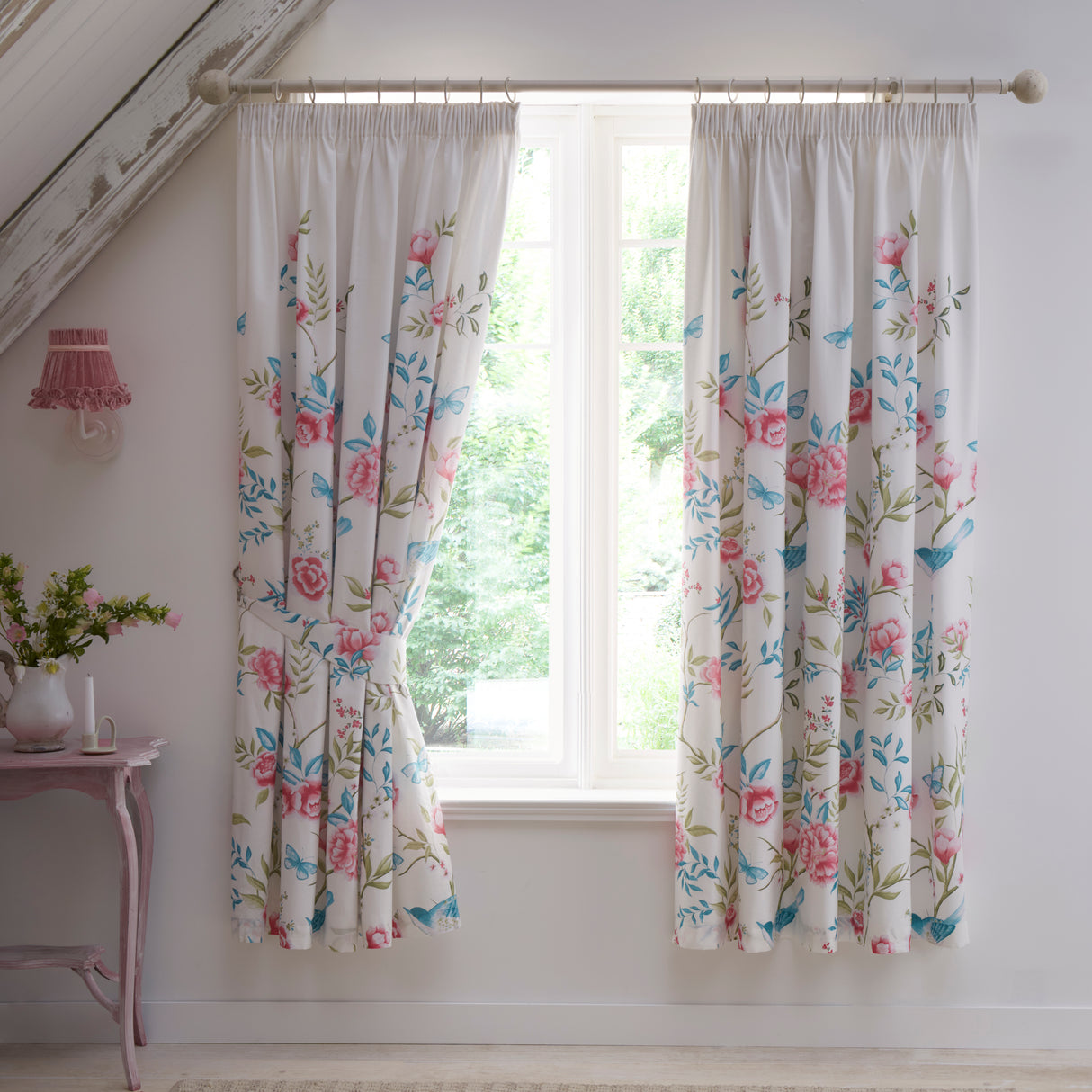 Dreams n Drapes Design Amelle Bedding