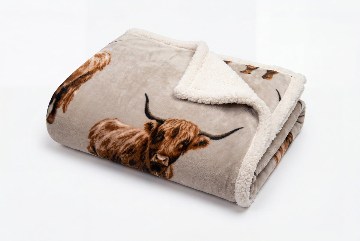 Deyongs 1846 Angus Highland Cow 140cm x 180cm Sherpa Throw