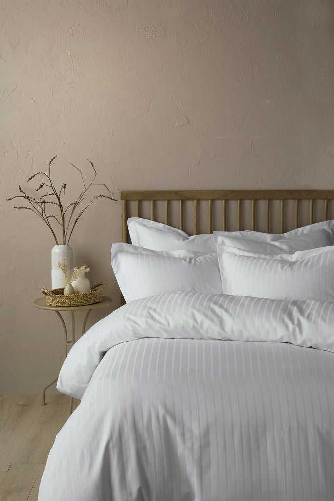 Luxe & Wilde Arla White Duvet Set