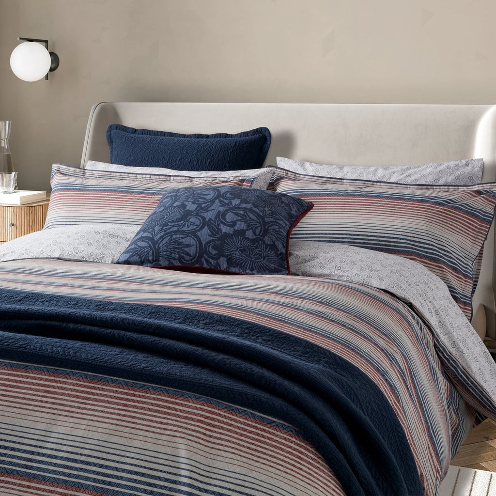 Bedeck of Belfast Stafford Navy & Red Duvet Set