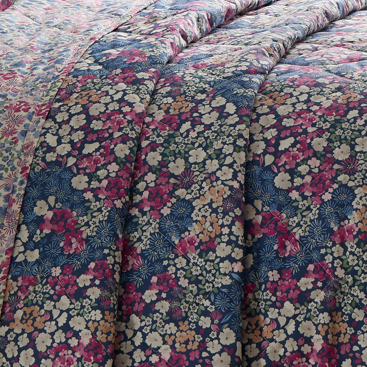 Dreams N Drapes Bessie Navy Duvet Set