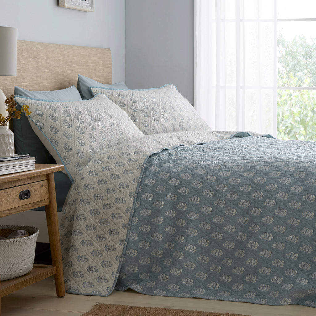 Dreams n Drapes Block Floral Blue Duvet Set