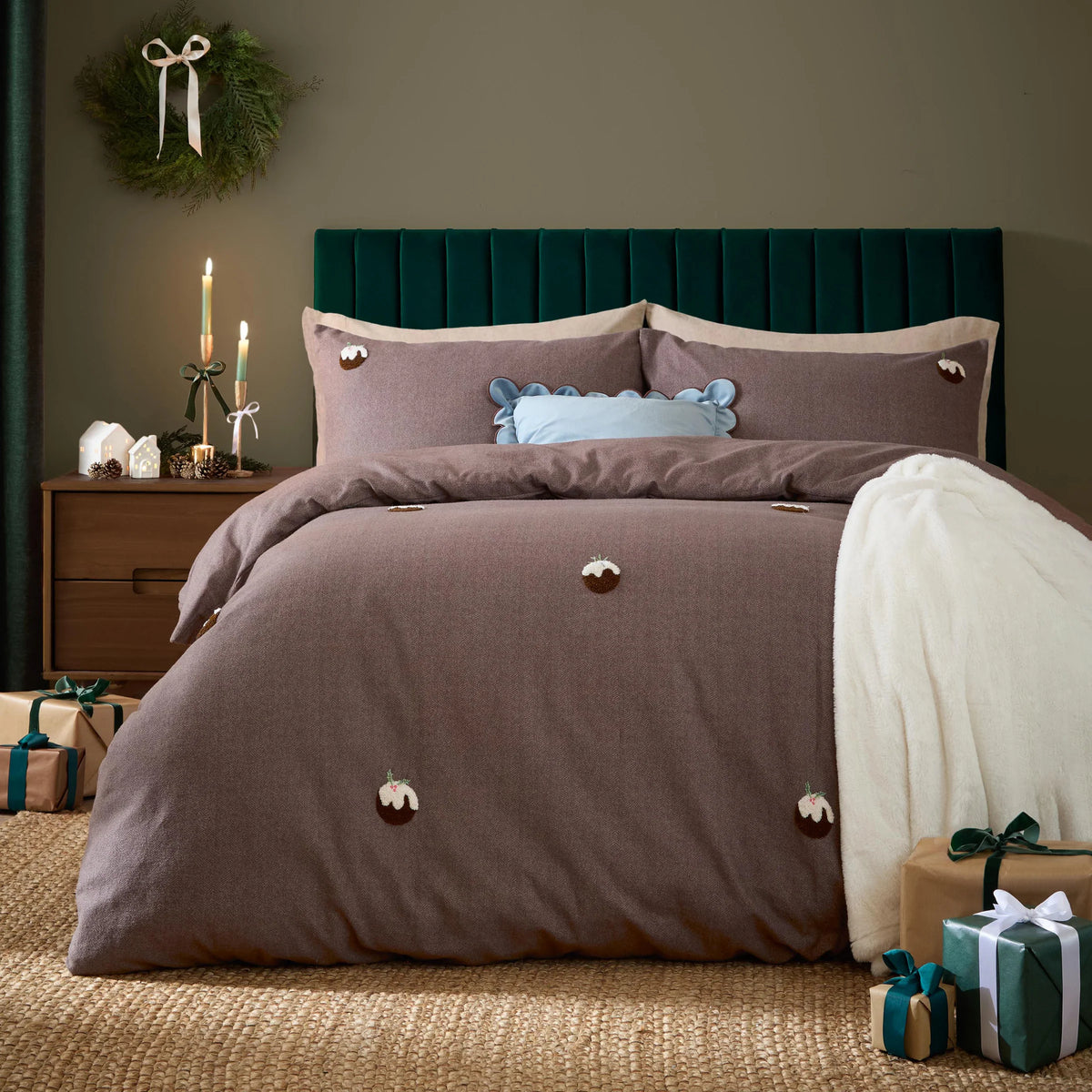 Furn Christmas Puddings Tufted Chocolate 100% Brushed Cotton Duvet Set