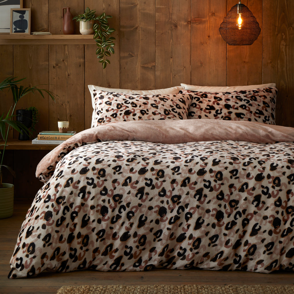Fusion Bedding Cosy Leopard Natural 100% Fleece Duvet Set