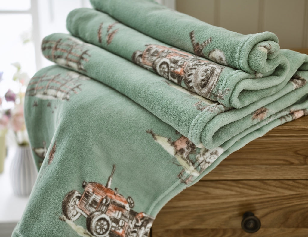 Deyongs Cozy Comforts Farm 130cm x 170cm Fleece Throws