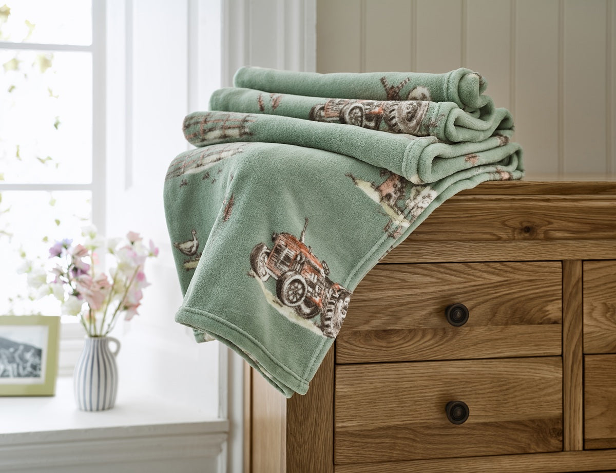 Deyongs Cozy Comforts Farm 130cm x 170cm Fleece Throws