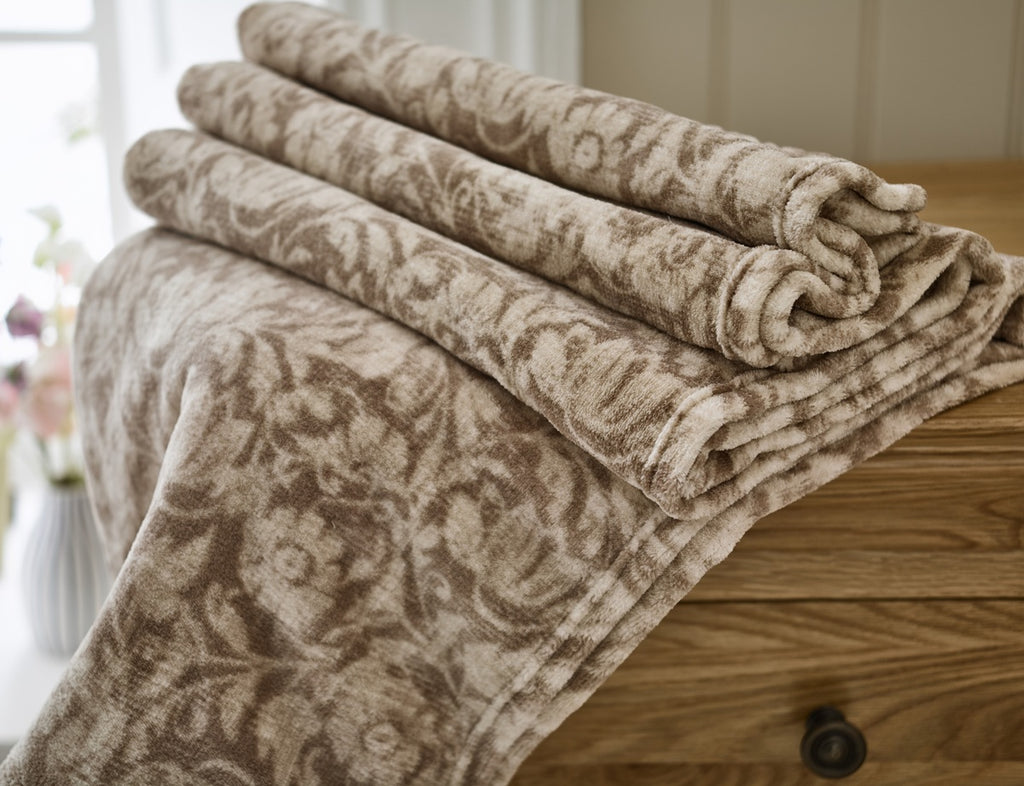 Deyongs Cozy Comforts Natural Home 130cm x 170cm Fleece Throws