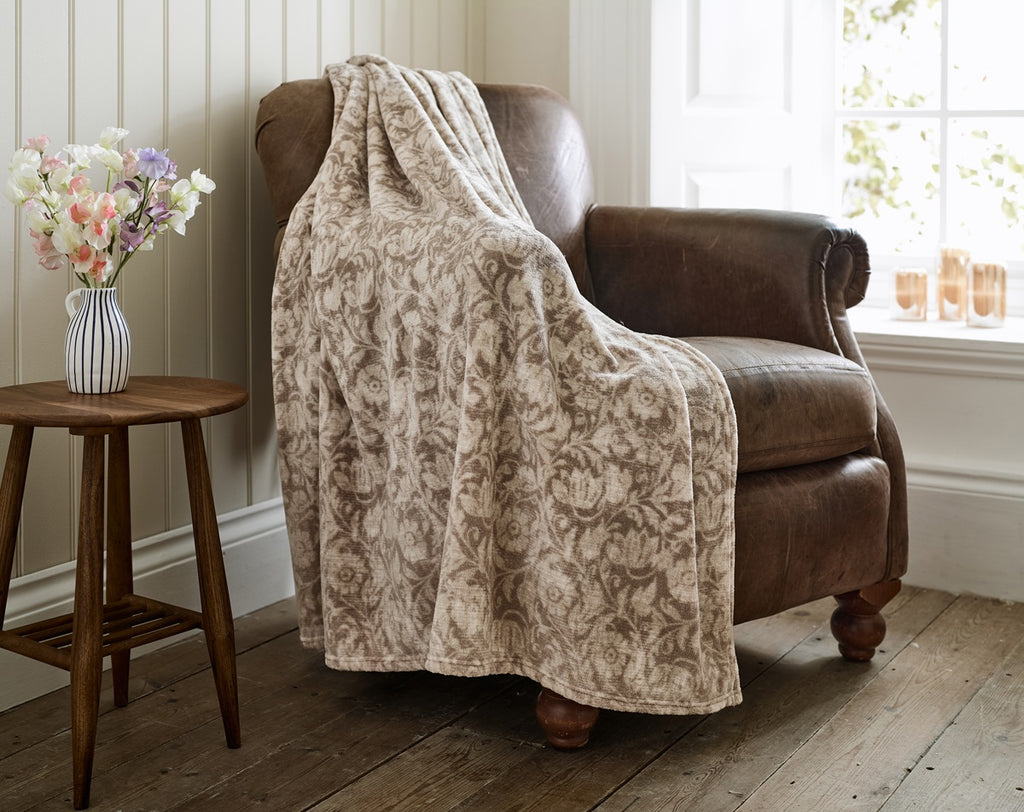 Deyongs Cozy Comforts Natural Home 130cm x 170cm Fleece Throws