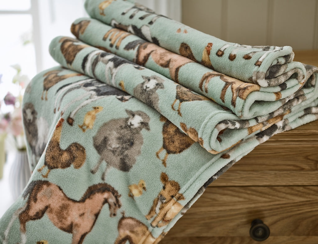 Deyongs Cozy Comforts Farm 130cm x 170cm Fleece Throws