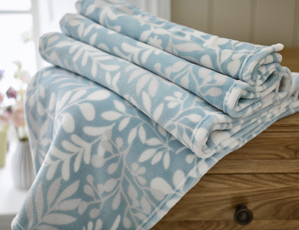 Deyongs Cozy Comforts Blue 130cm x 170cm Fleece Throws