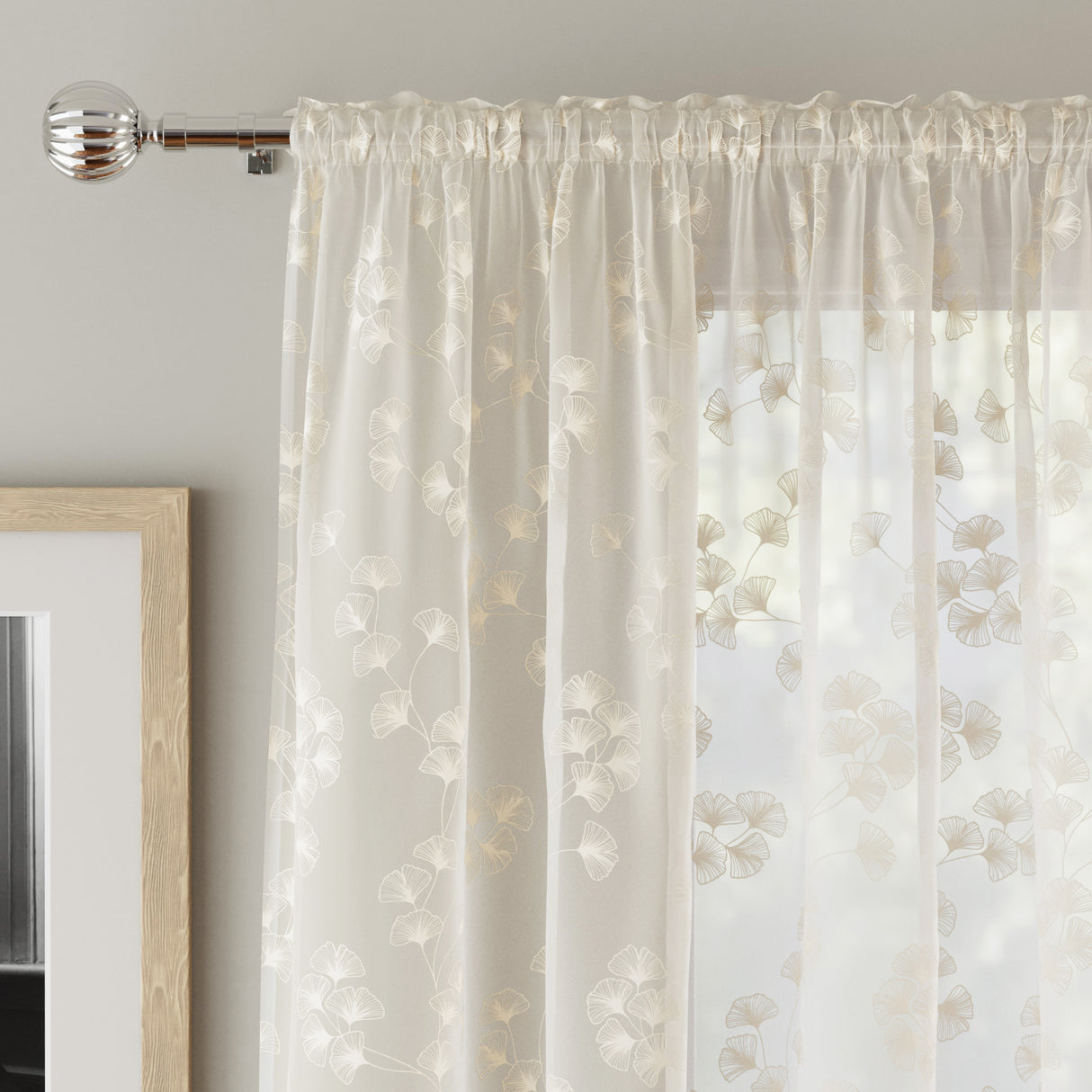 Tyrone Delilah Voile Panels