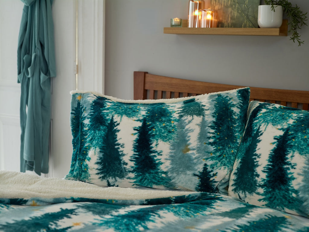 Deyongs 1846 Christmas Tree Fleece Multi Duvet Set