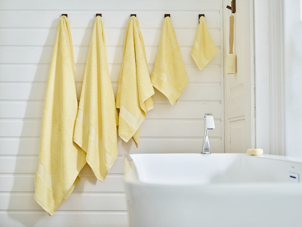 Deyongs Egyptian Embrace 100% Cotton 550gsm Lemon Towels
