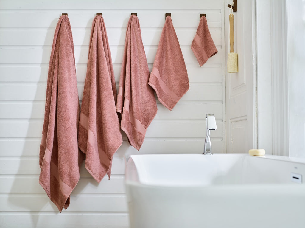 Deyongs Egyptian Embrace 100% Cotton 550gsm Rose Towels