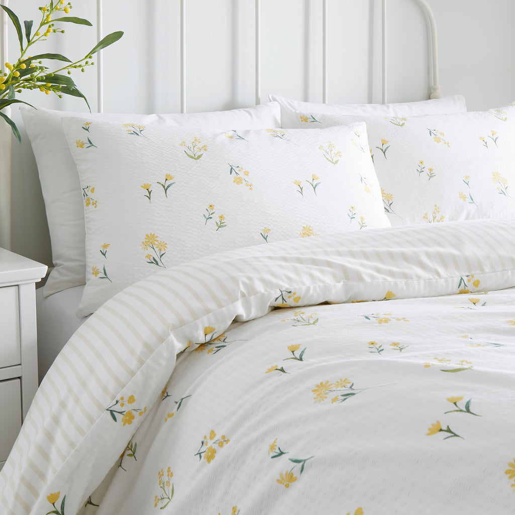 Dreams n Drapes Ditsy Floral Seersucker Yellow Duvet Set