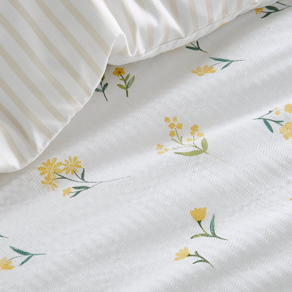 Dreams n Drapes Ditsy Floral Seersucker Yellow Duvet Set