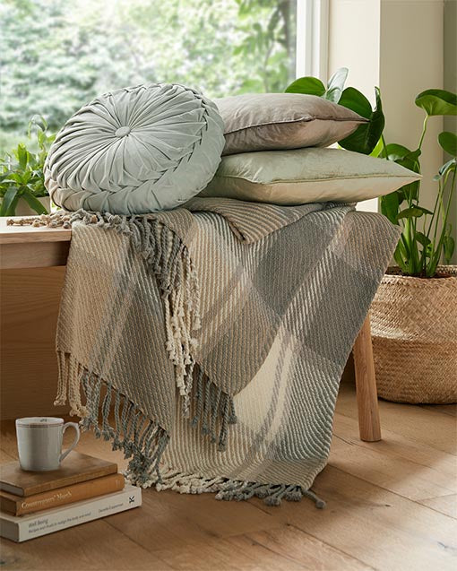 Laura Ashley Dylan 150cm x 200cm Throw