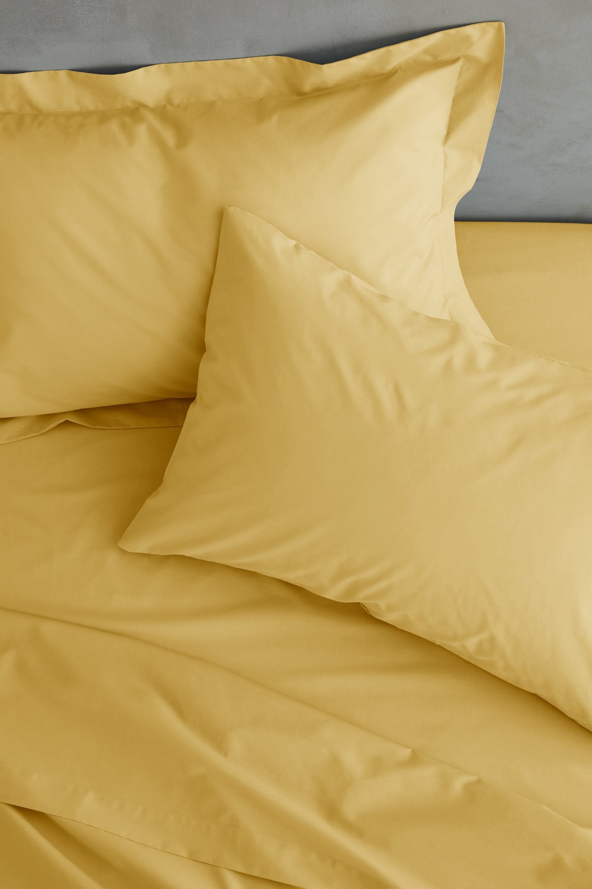 Catherine Lansfield Easy Iron 50% Polyester/50% Combed Cotton 180 Thread Count Percale Ochre Sheets