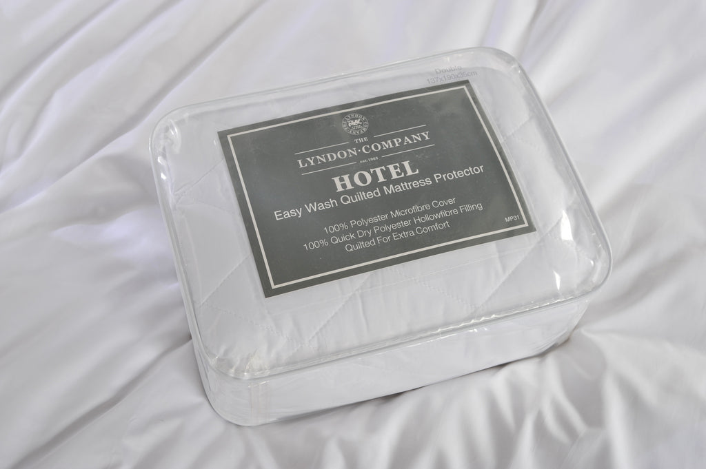 The Lyndon Company Easy Wash Mattress Protector