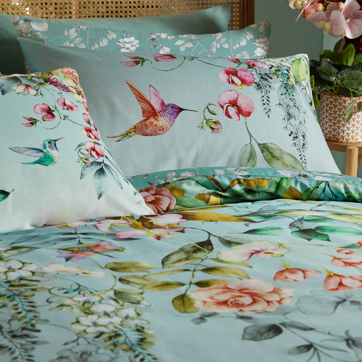 Graham & Brown Ethereal Flora Dawn Duvet Set