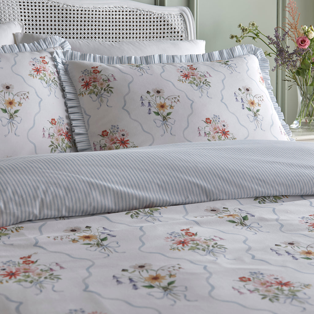 Appletree Floral Bouquet Multi Duvet Set