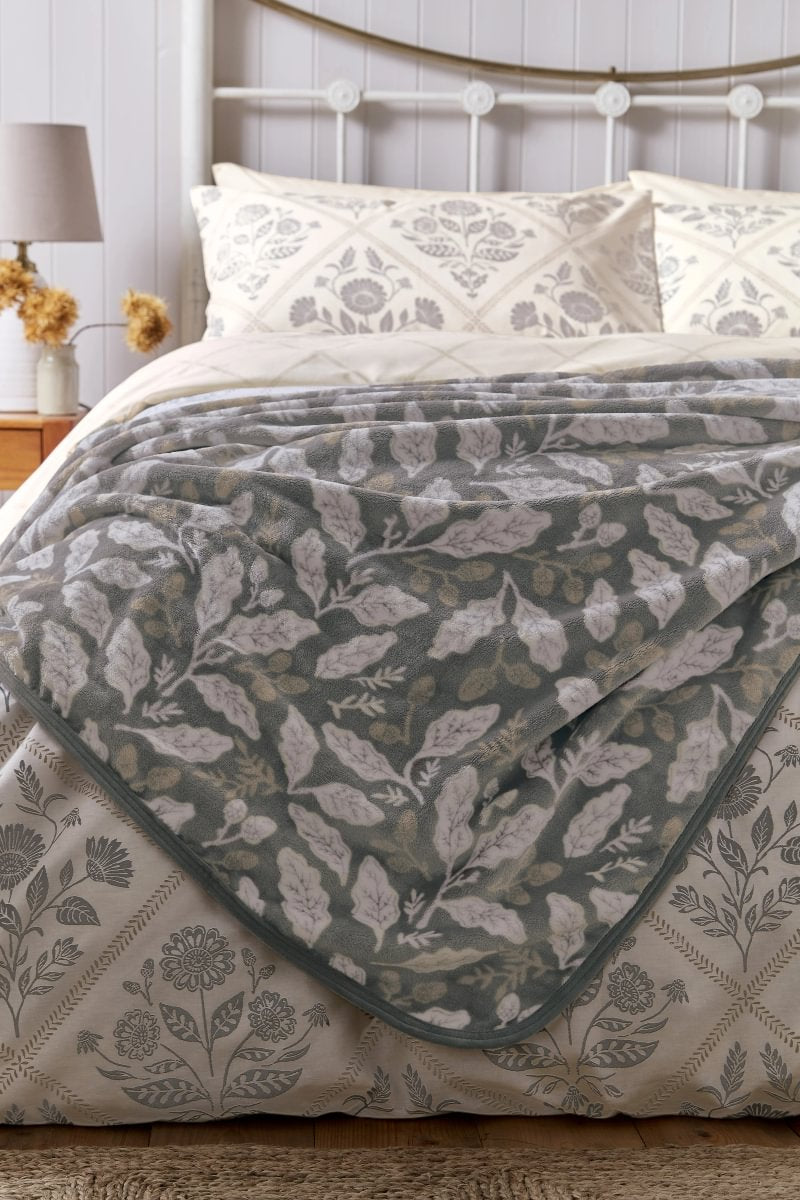 Harvest Moon by Helena Springfield Acorns Charcoal & Linen 140cm x 180cm Fleece Throw