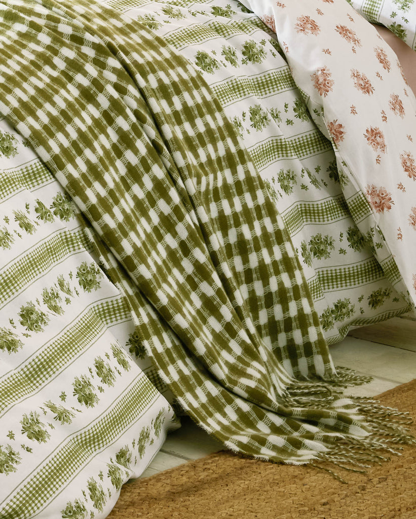 Laura Ashley Knapton 130cm x 170cm Throw