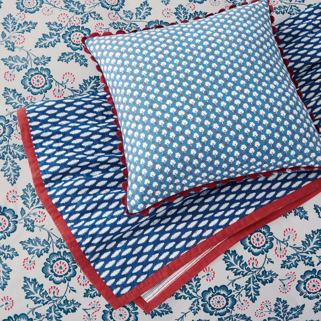 Land & Shore River Blue/Red 50cm x 50cm Fibre Filled Cushion