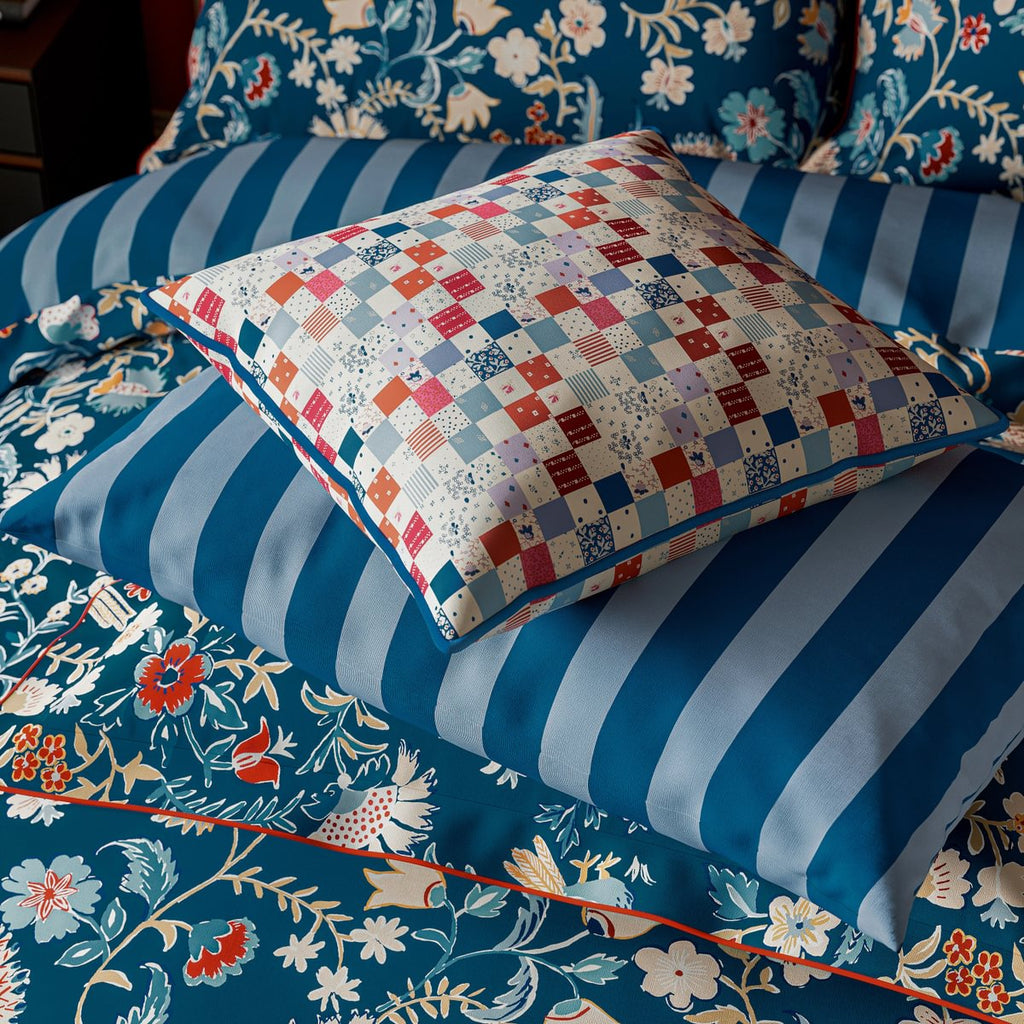 Land & Shore Seaforde Blue/Red 50cm x 50cm Fibre Filled Cushion