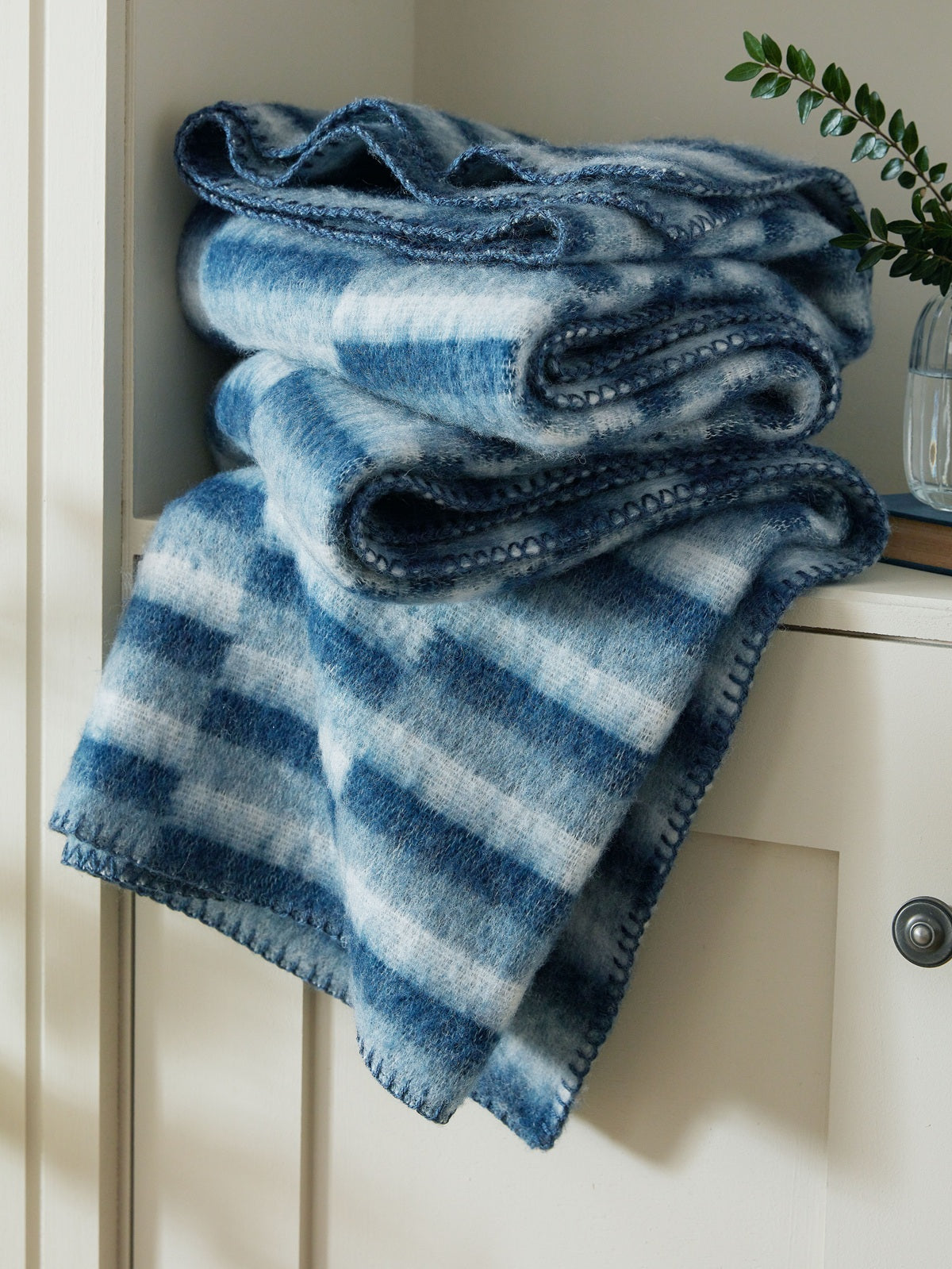 Laura Ashley Lawton Dark Seaspray 130cm x 170cm Throw
