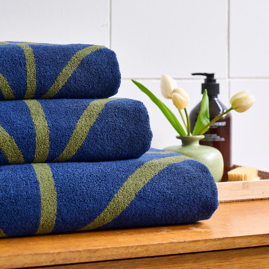 Orla Kiely Linear Stem Navy-Olive 100% Cotton 580gsm Towels