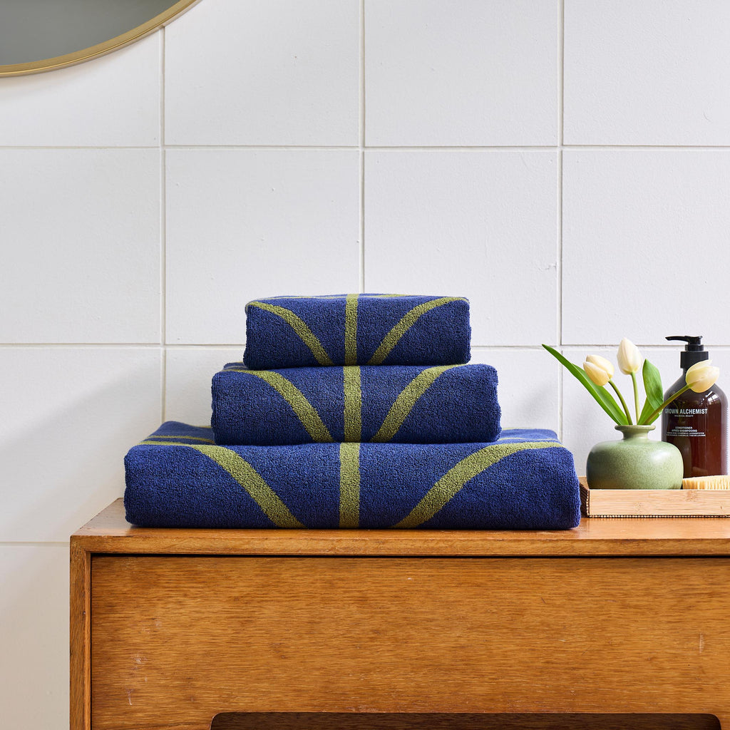 Orla Kiely Linear Stem Navy-Olive 100% Cotton 580gsm Towels