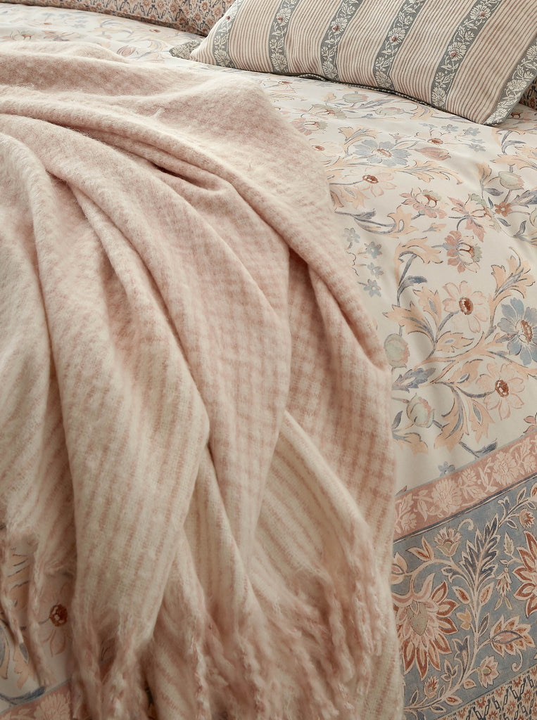 Laura Ashley Lyngate Plaster Pink 130cm x 170cm Throw