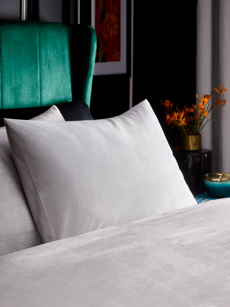 Laurence Llewelyn Bowen Montrose Luxury Velvet Duvet Set